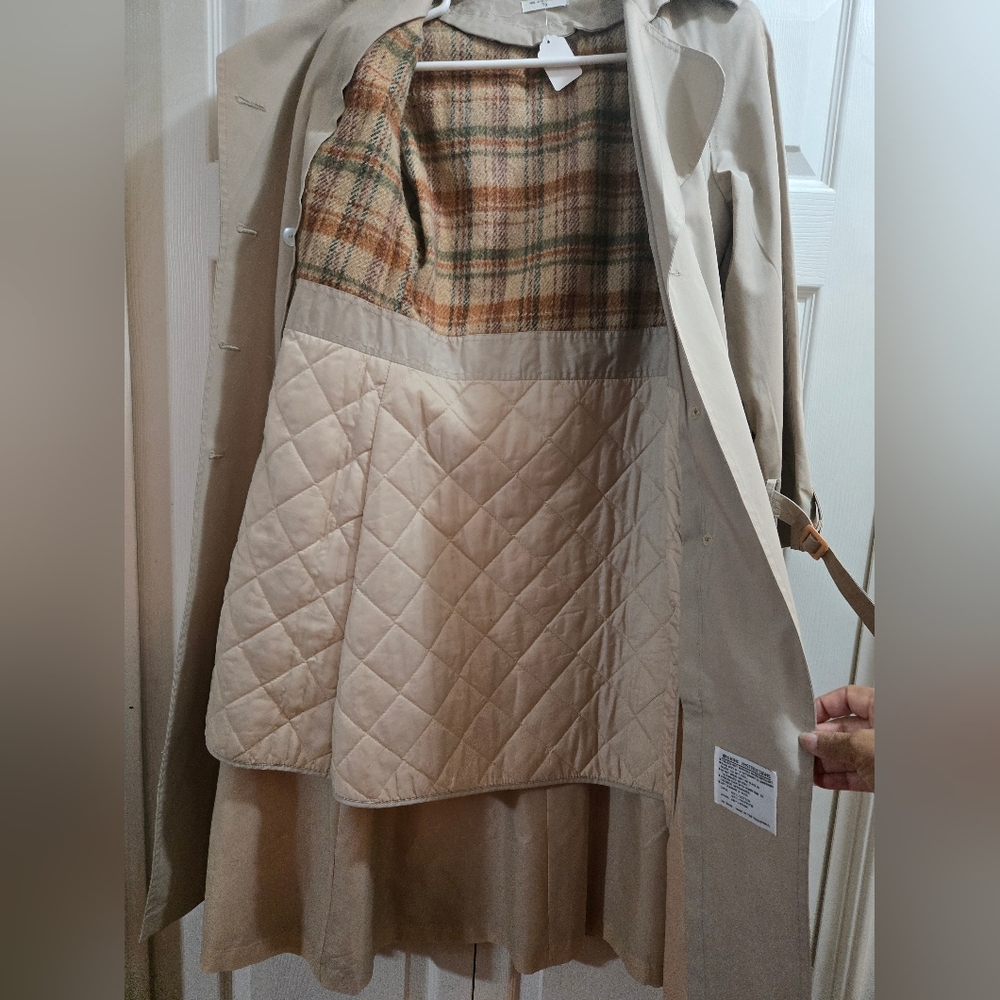 Warm Vintage Elegant Tan Trench Coat - Picture 3 of 12
